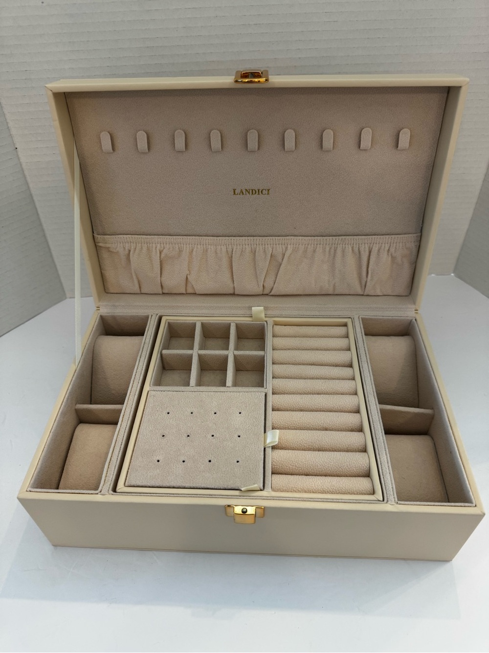 LANDICI Cream Jewelry Organizer Box Never Used